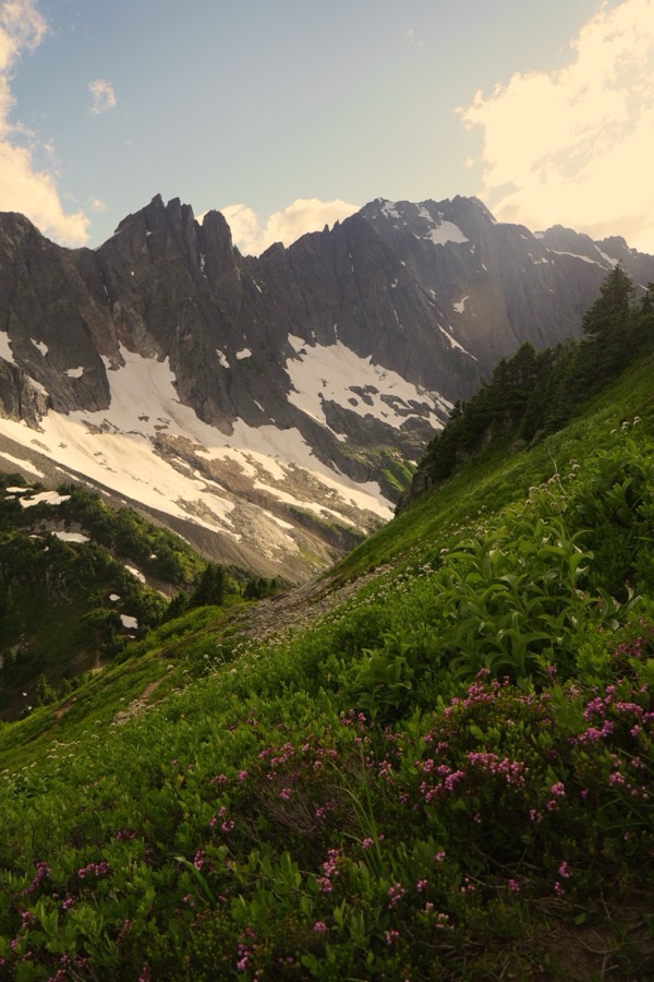The ranges in Cascade Pass