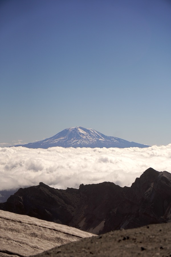 A stunning Mt Adams from Mt St Helens